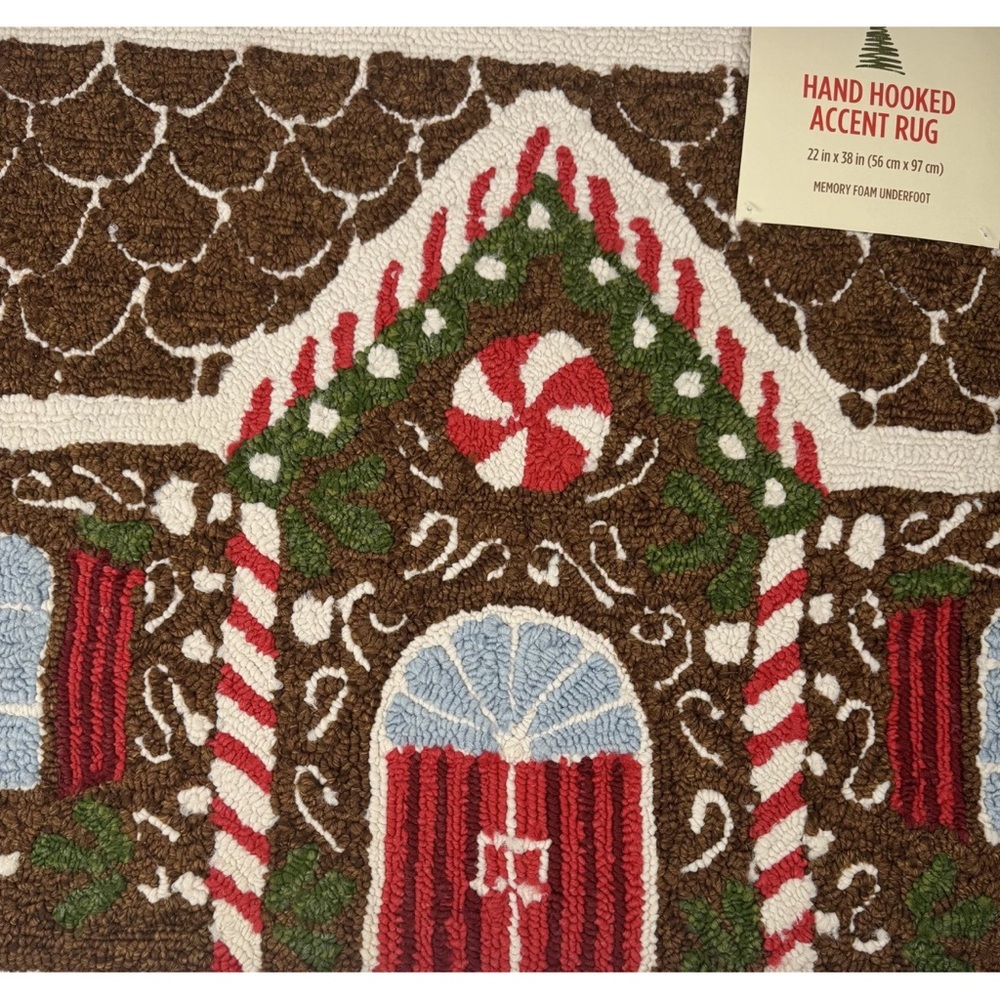 Christmas GingerBread Rug ~ Hand Hooked ~ Memory Foam Padding ~ 22” x 38” - Picture 7 of 9